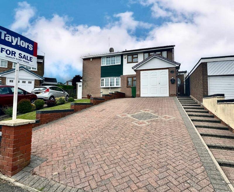 3 bedroom semidetached house for sale in Butterworth Close, Hurst Hill