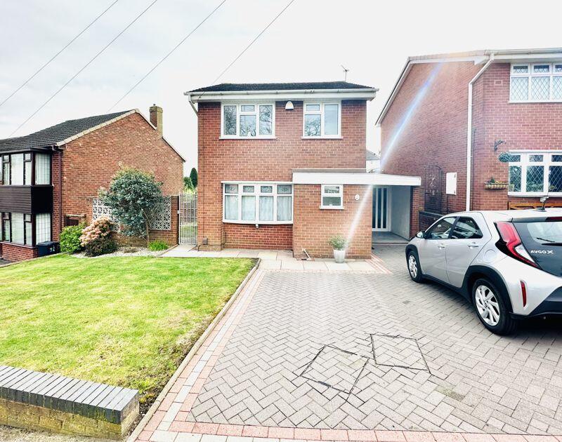 3 bedroom detached house for sale in King Street, Coseley, WV14