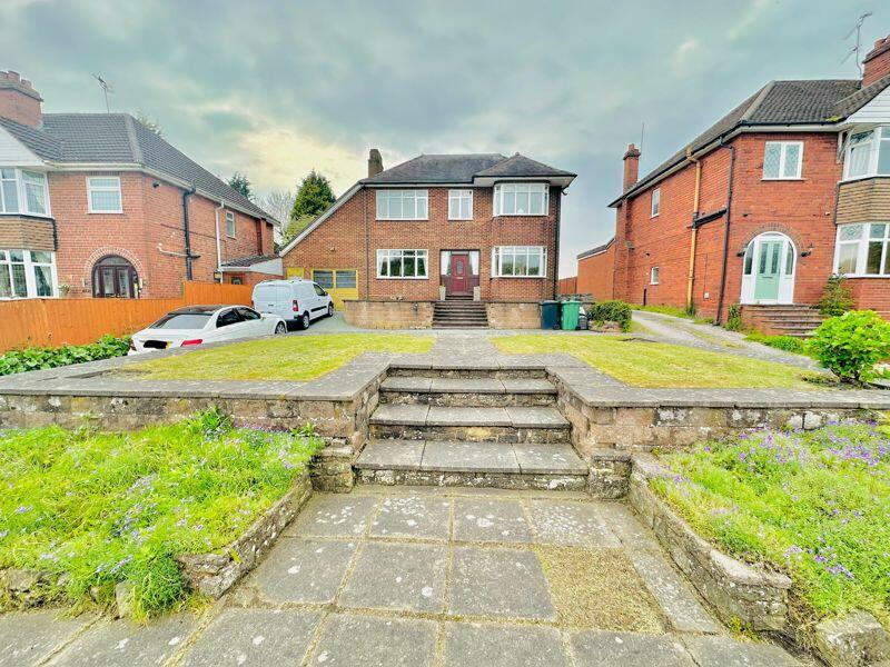 4 bedroom detached house for sale in Wolverhampton Road, Sedgley, DY3