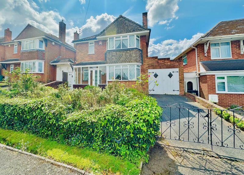 3 bedroom detached house for sale in Greenfield View, Brownswall Estate