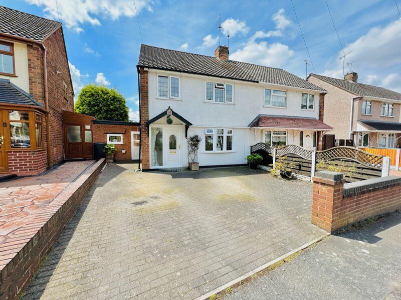 3 bedroom semidetached house for sale in Whitegates Road, Coseley, WV14