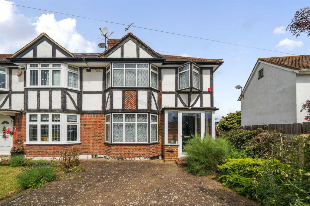 3 bedroom end of terrace house for sale in Wolsey Drive, Kingston Upon