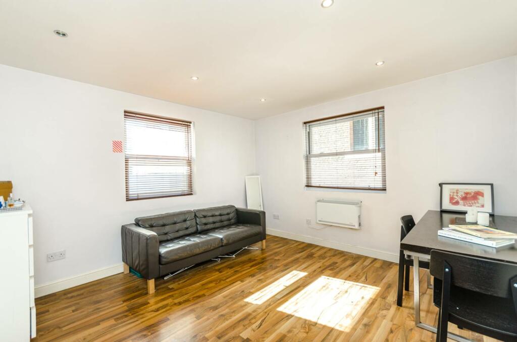 2 bedroom flat for rent in Highgate Road, Dartmouth Park, London, NW5