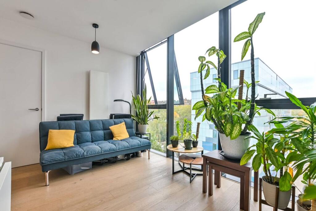 Main image of property: Highgate Hill, Highgate, London, N19