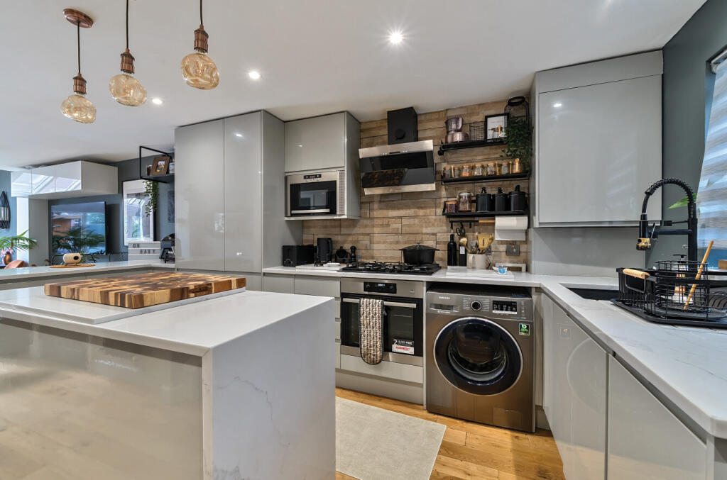 Main image of property: Craigen Gardens, Ilford