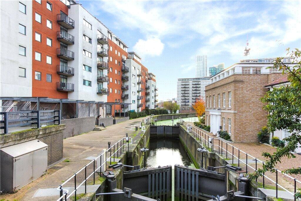 Main image of property: High Street, London
