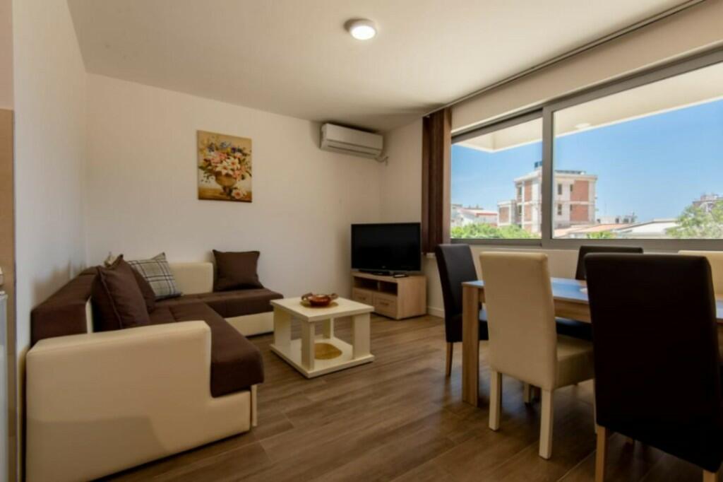 Main image of property: Bar