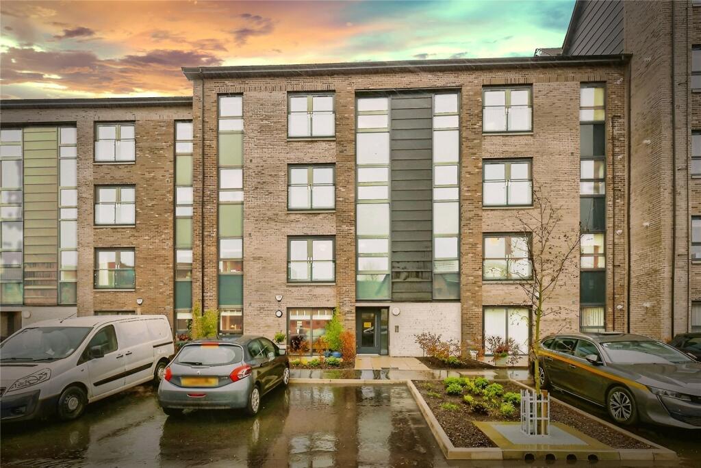 2 bedroom flat for rent in Riverford Court, Glasgow, G43