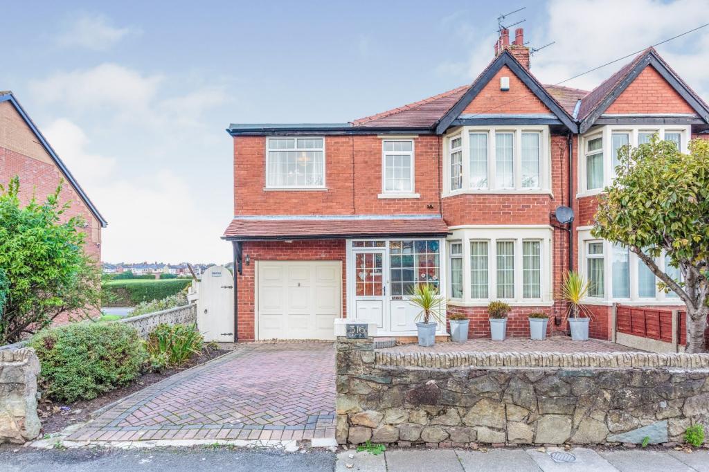3 bedroom semidetached house for sale in Highfield Road, Blackpool