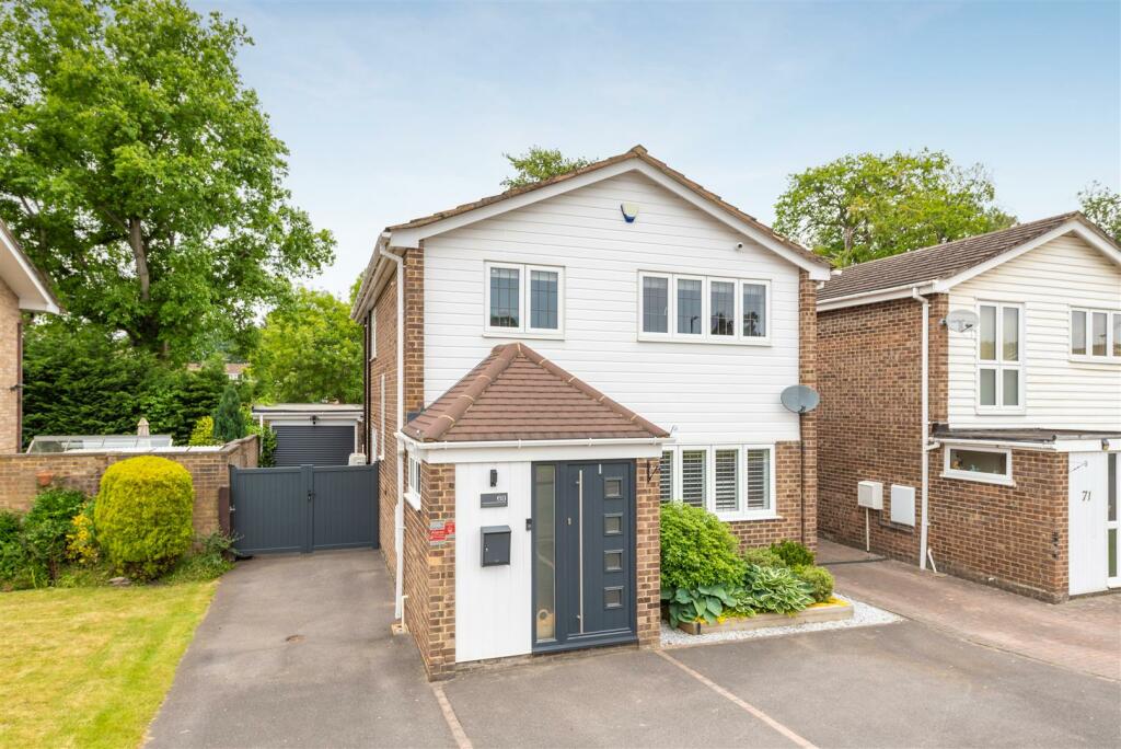 4 bedroom detached house for sale in Gainsborough Drive, Ascot, SL5