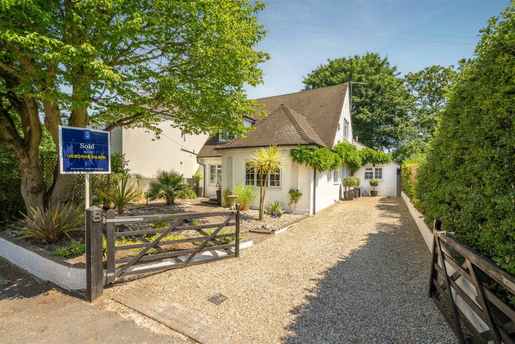 4 bedroom detached house for sale in Exchange Road, Sunninghill, SL5