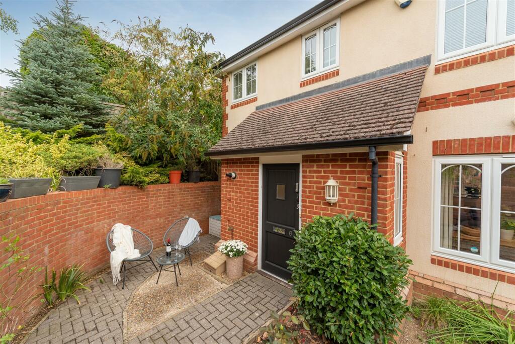 2 bedroom for sale in Amber Court, Sunninghill, SL5