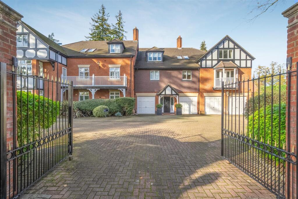 Main image of property: Woodleigh Mansions, Sunninghill