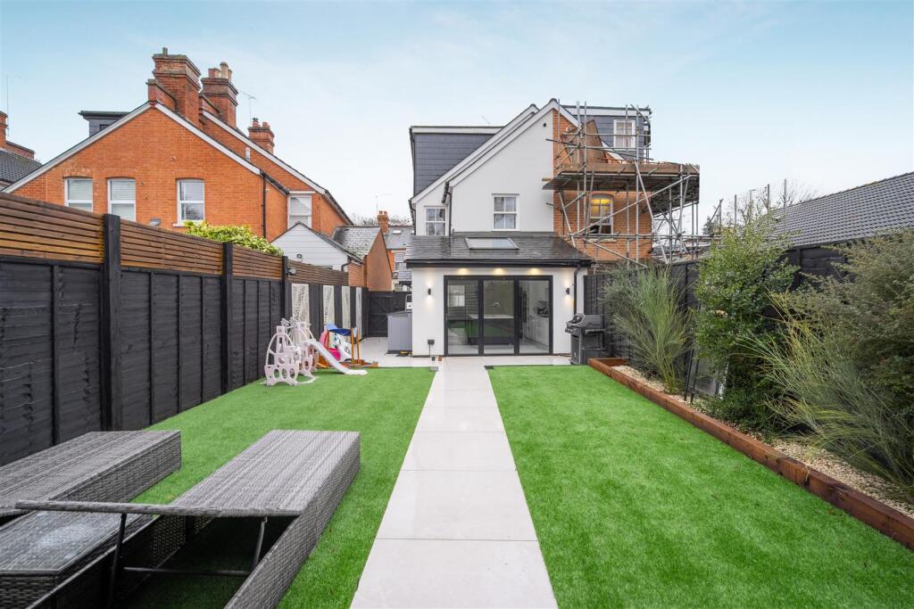 Main image of property: Farm Close, Sunninghill