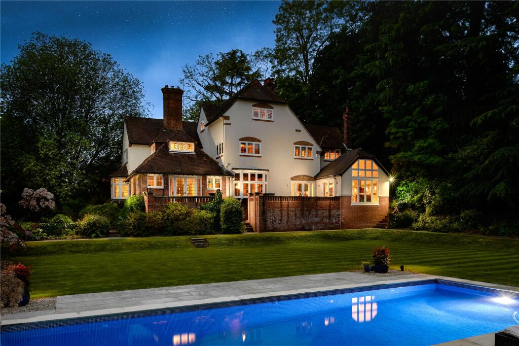 6 bedroom detached house for sale in Hockering Estate, Woking, Surrey, GU22