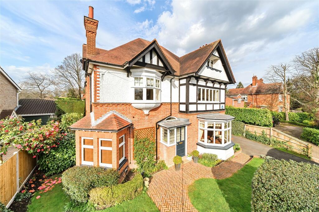 6 bedroom detached house for sale in Heathside Park Road, Woking, GU22