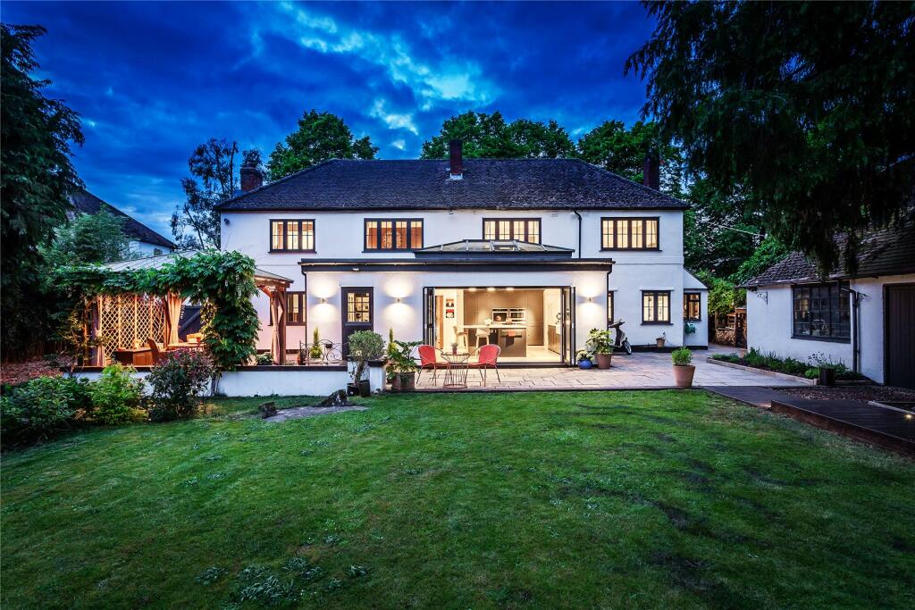 4 bedroom detached house for sale in The Avenue, Chobham, Surrey, GU24