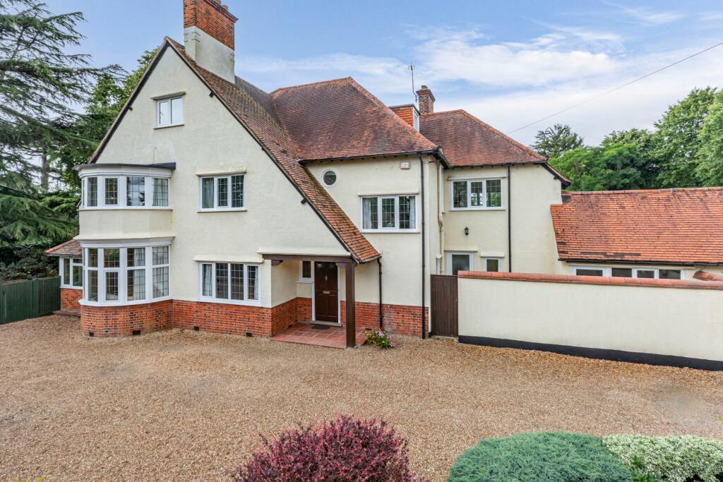 7 bedroom detached house for sale in Pyrford Heath, Pyrford, Surrey, GU22