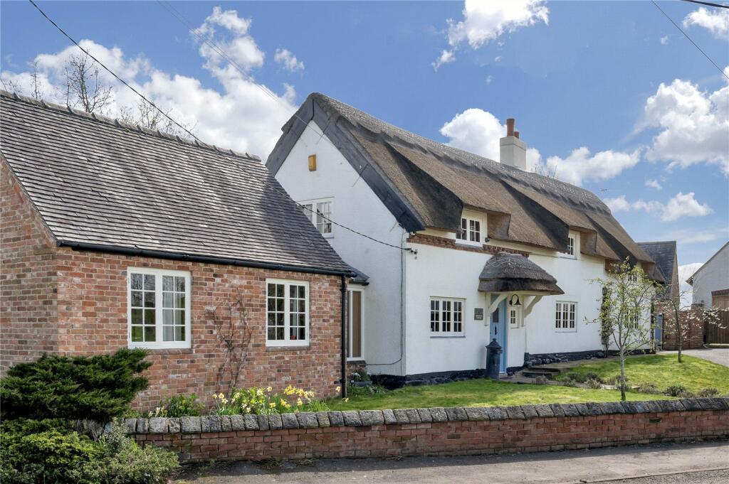 4 bedroom detached house for sale in Packington, AshbydelaZouch