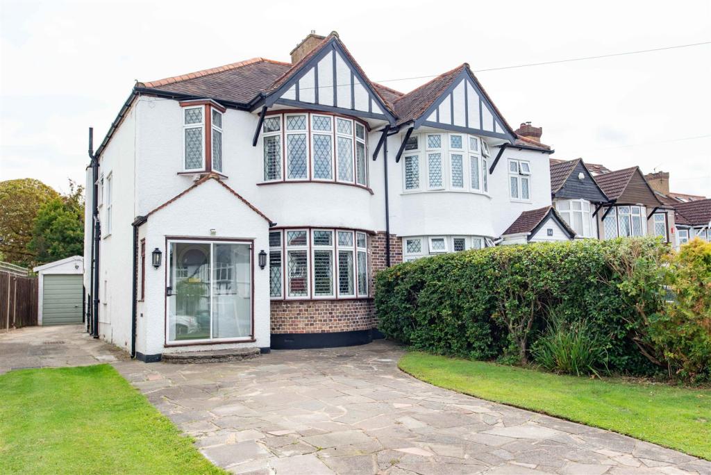 3 bedroom semidetached house for sale in Goodhart Way, West Wickham, BR4