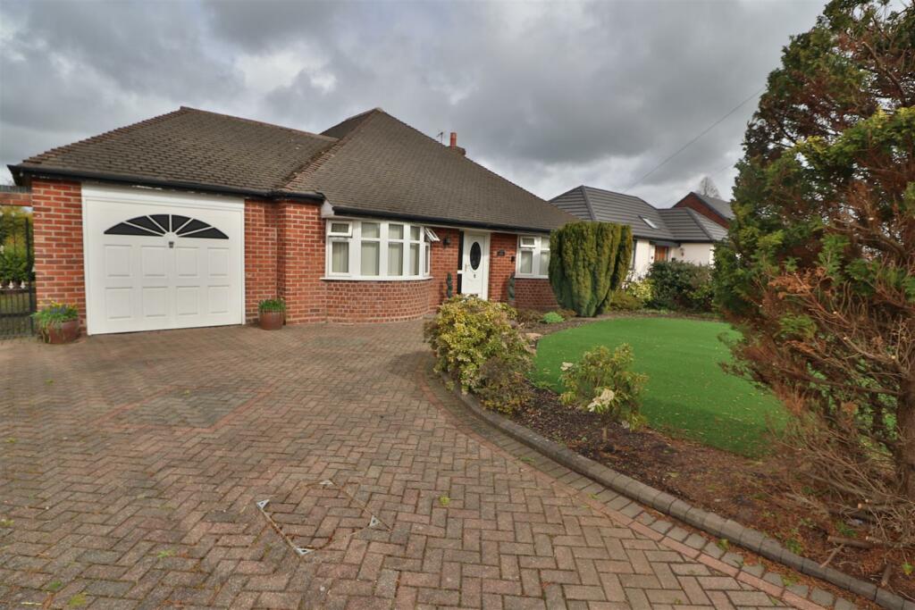 2 bedroom detached bungalow for sale in Myddleton Lane, Winwick