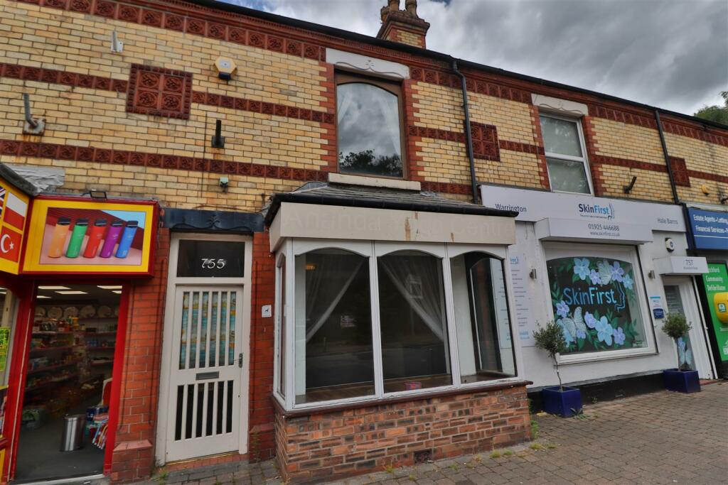 Commercial property for rent in Knutsford Road, Warrington, WA4