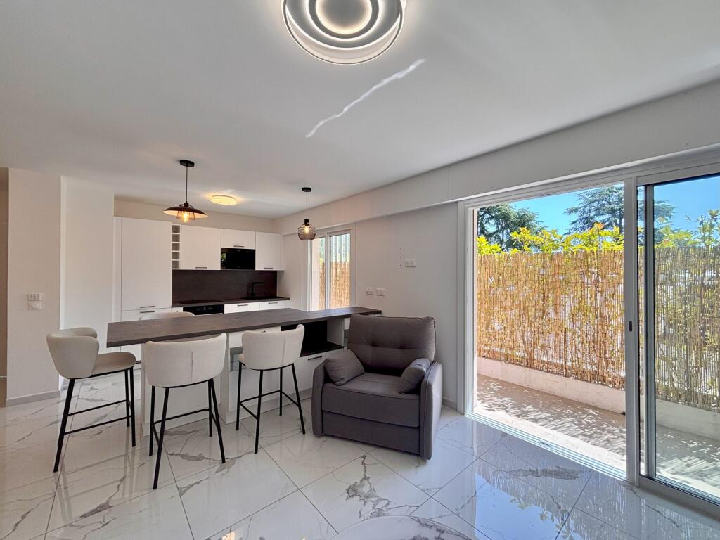 Main image of property: Provence-Alps-Cote d`Azur, Alpes-Maritimes, Cannes