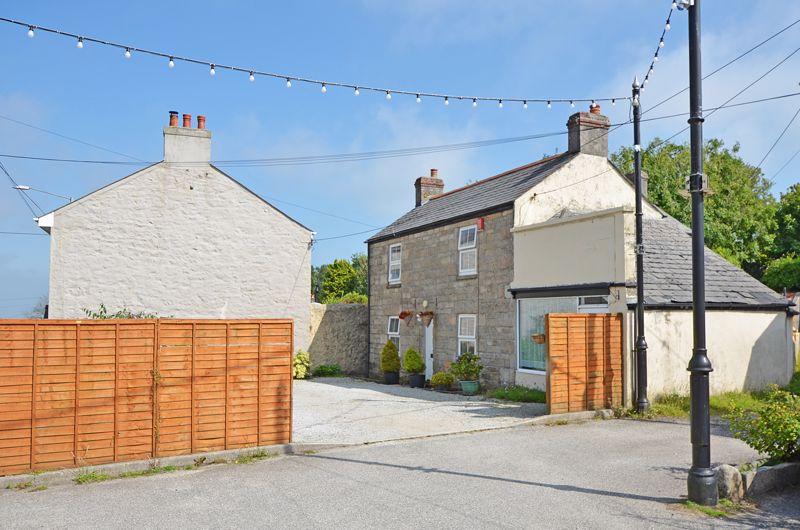 3 bedroom detached house for sale in The Square, Lanner, TR16