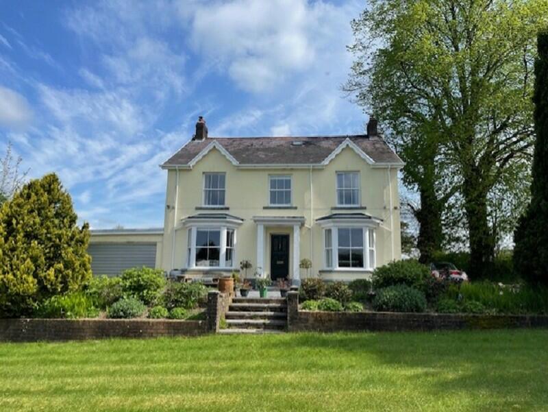 7 bedroom detached house for sale in Ffairfach, Llandeilo