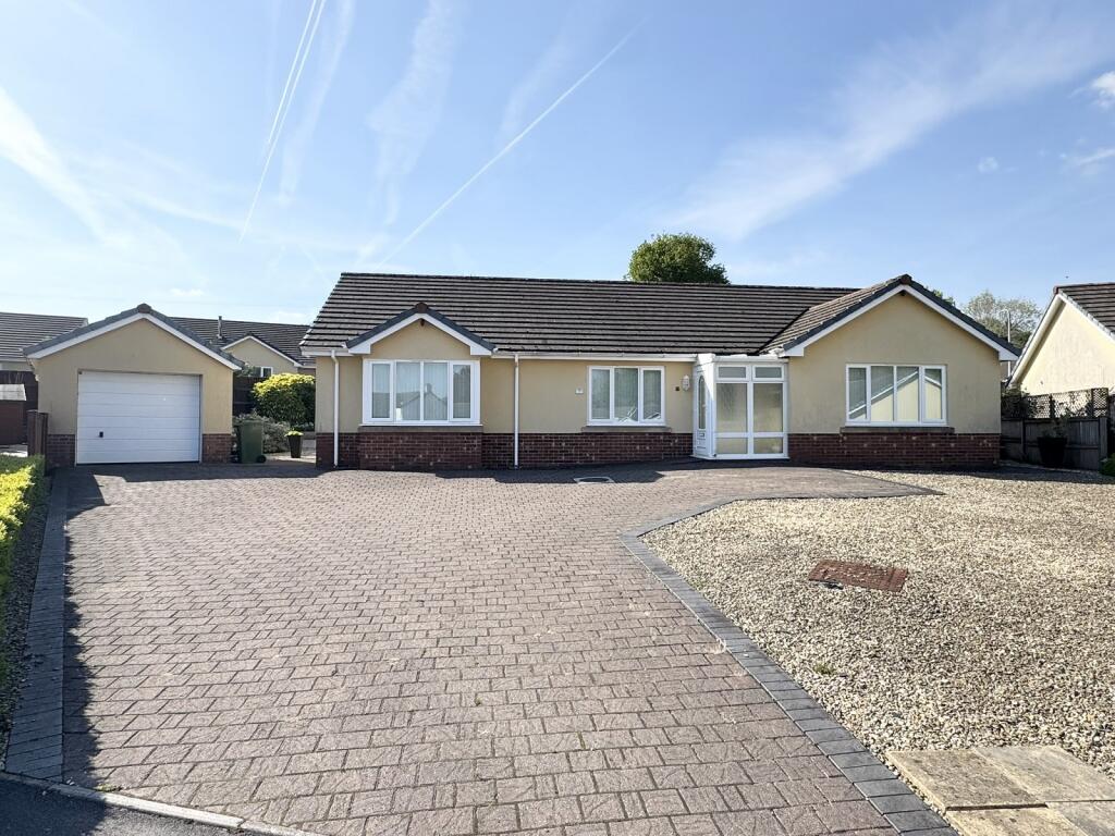 3 bedroom detached bungalow