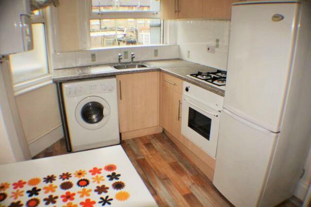 Main image of property: Ballards Lane, North Finchley, N12