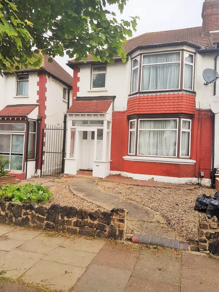 Main image of property: First Floor Flat, Upsdell Avenue, Palmers Green, N13