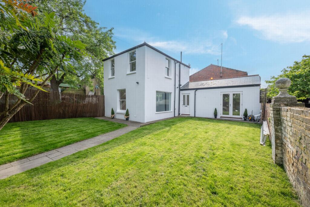 Main image of property: The Coach House, Woodhill, Woolwich, SE18