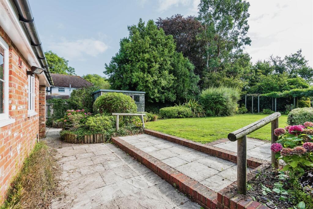 2 bedroom character property for sale in North Street, Sheldwich