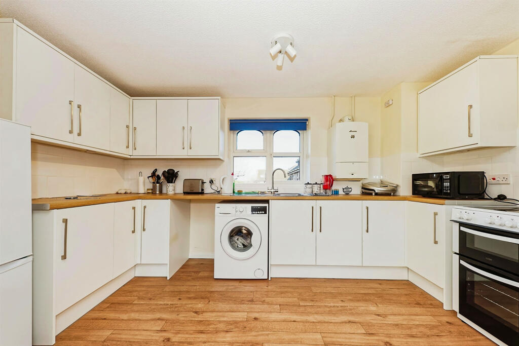 1 bedroom flat for sale in Abbey Fields, Faversham, ME13