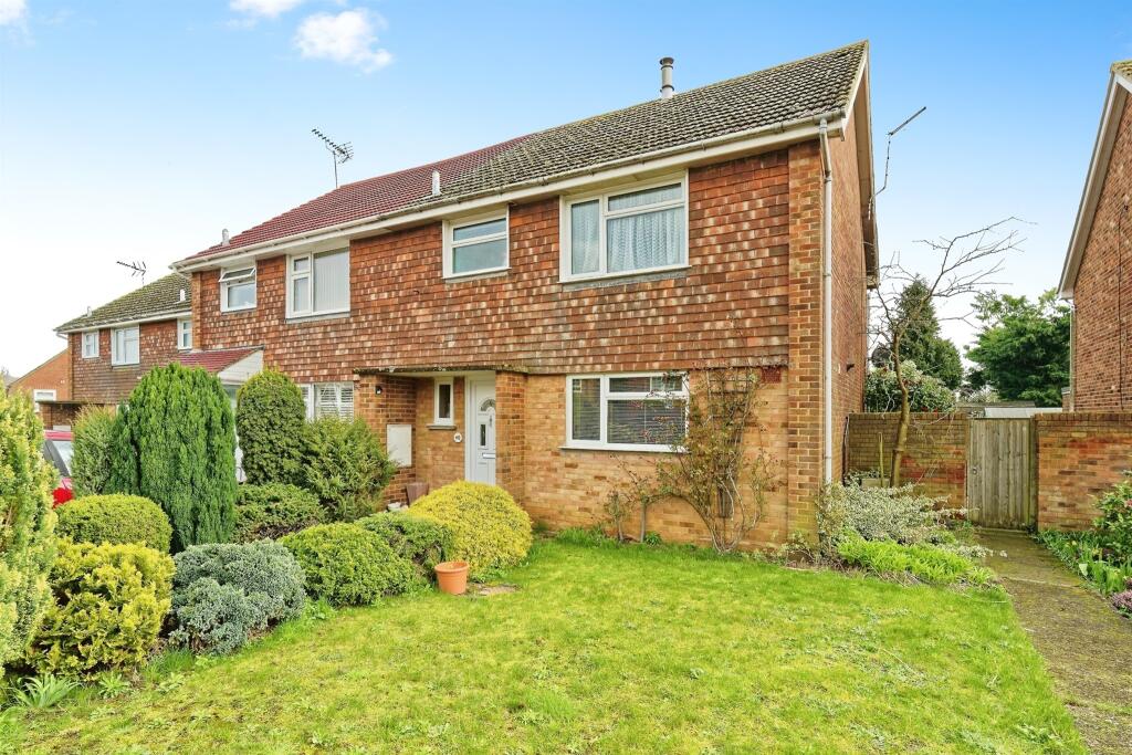 3 bedroom end of terrace house for sale in The Charltons, Boughton