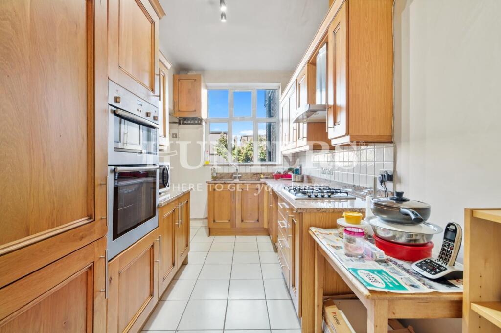 Main image of property: Golders Green Road, London, NW11