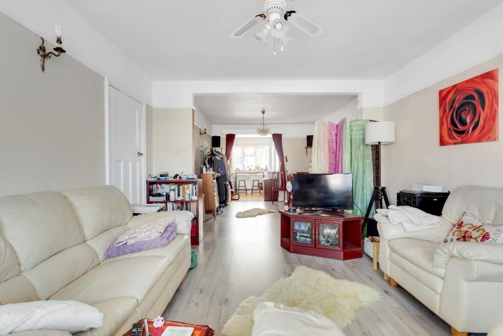 Main image of property: Chipstead Gardens, London