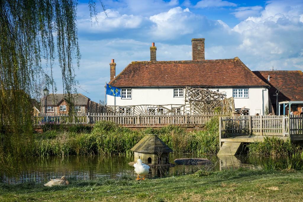 Kings Weald,Local