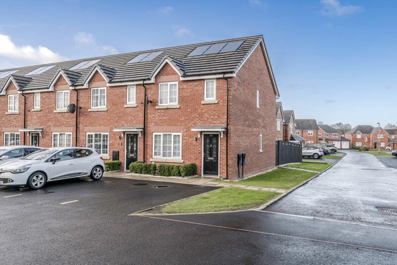 2 bedroom terraced house for sale in Leatherland Drive, Whittle le