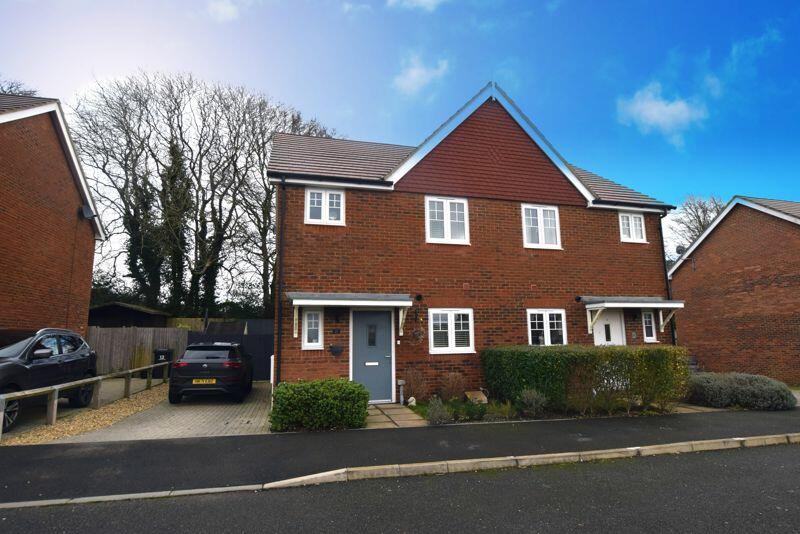 2 bedroom semidetached house for sale in Medstead, GU34