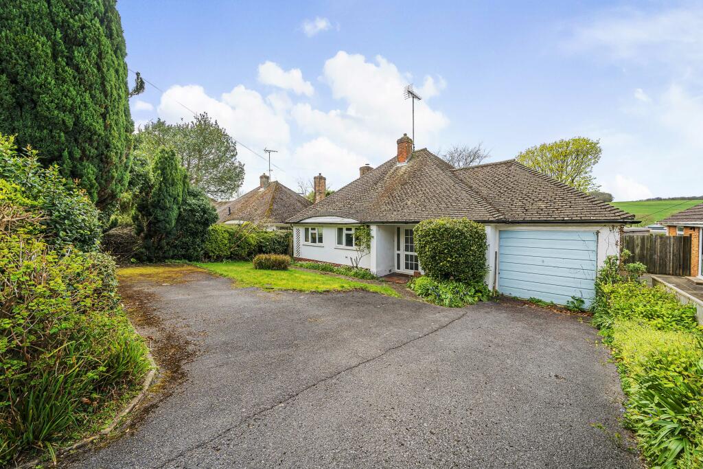 3 bedroom bungalow for sale in Highridge, Alton, Hampshire, GU34