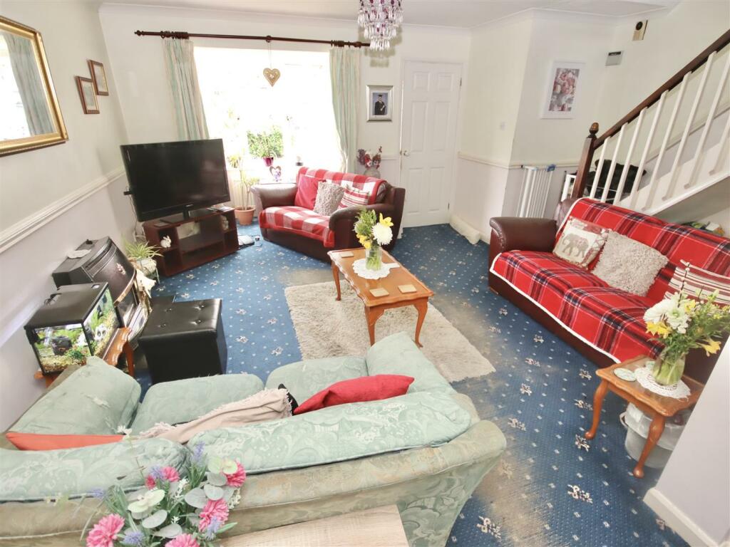 4 bedroom detached house for sale in Harford Close, Chippenham, SN15