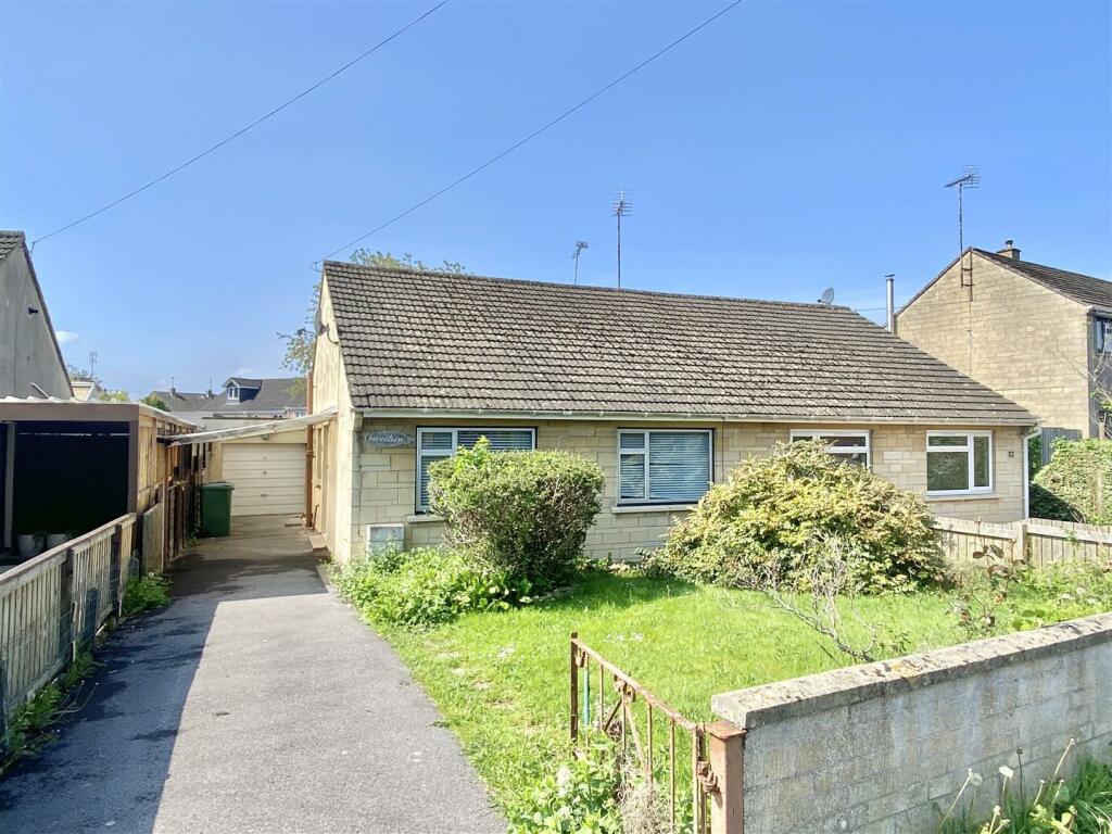 2 bedroom bungalow for sale in Brook Street, Chippenham, SN14