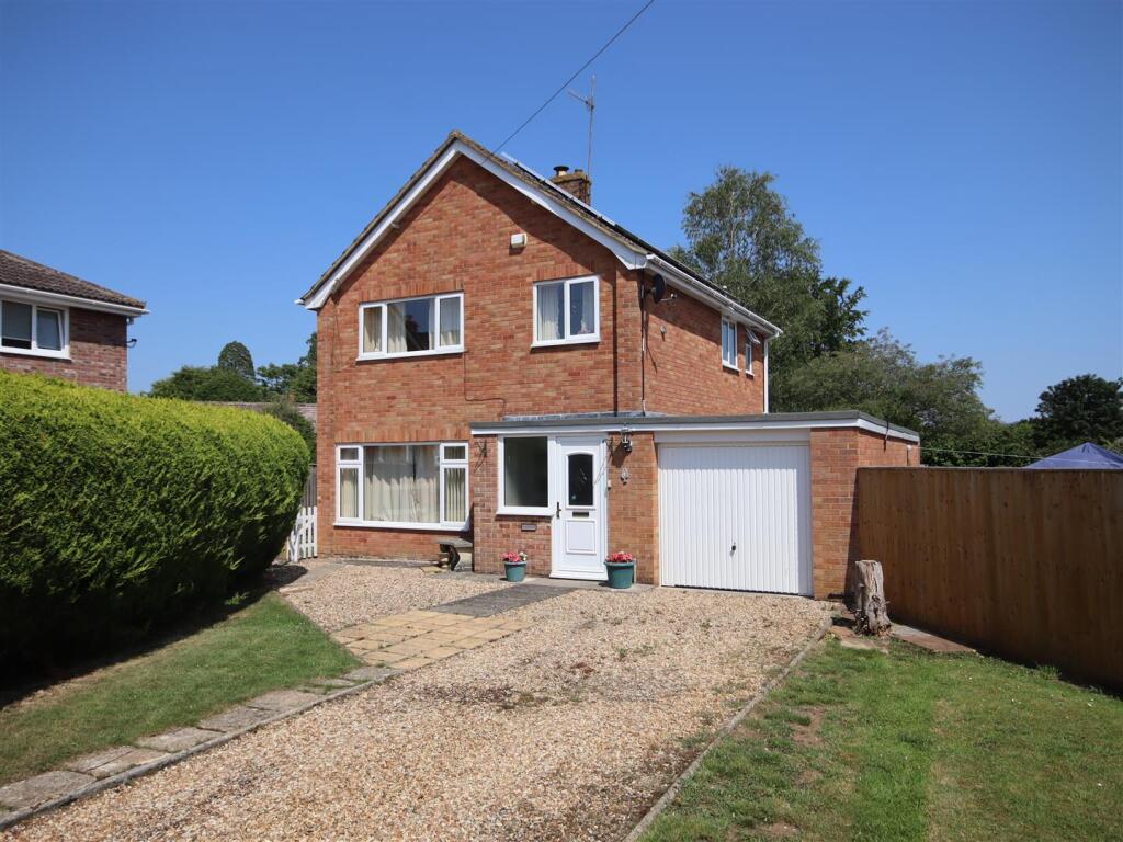 Main image of property: Elm Close, Calne