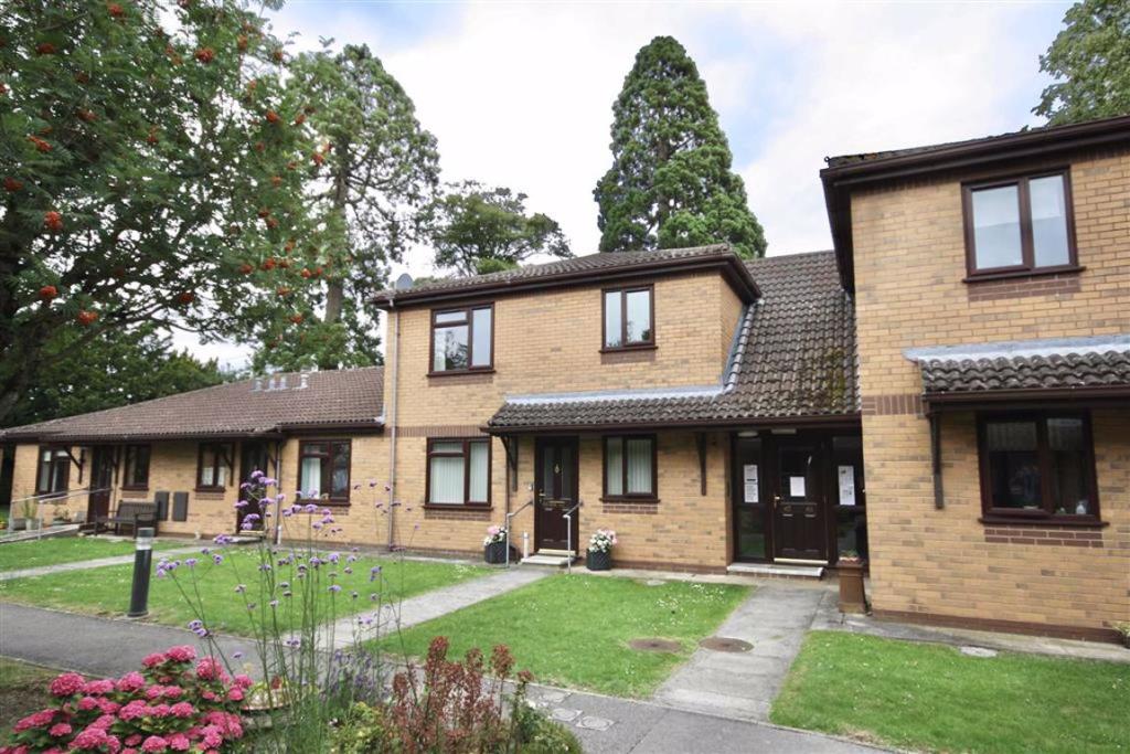 2 bedroom retirement property for sale in Clift House, Langley Road