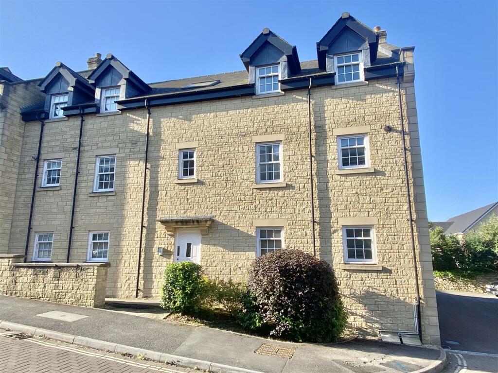 2 bedroom apartment for sale in Louise Rayner Place, Chippenham, SN15