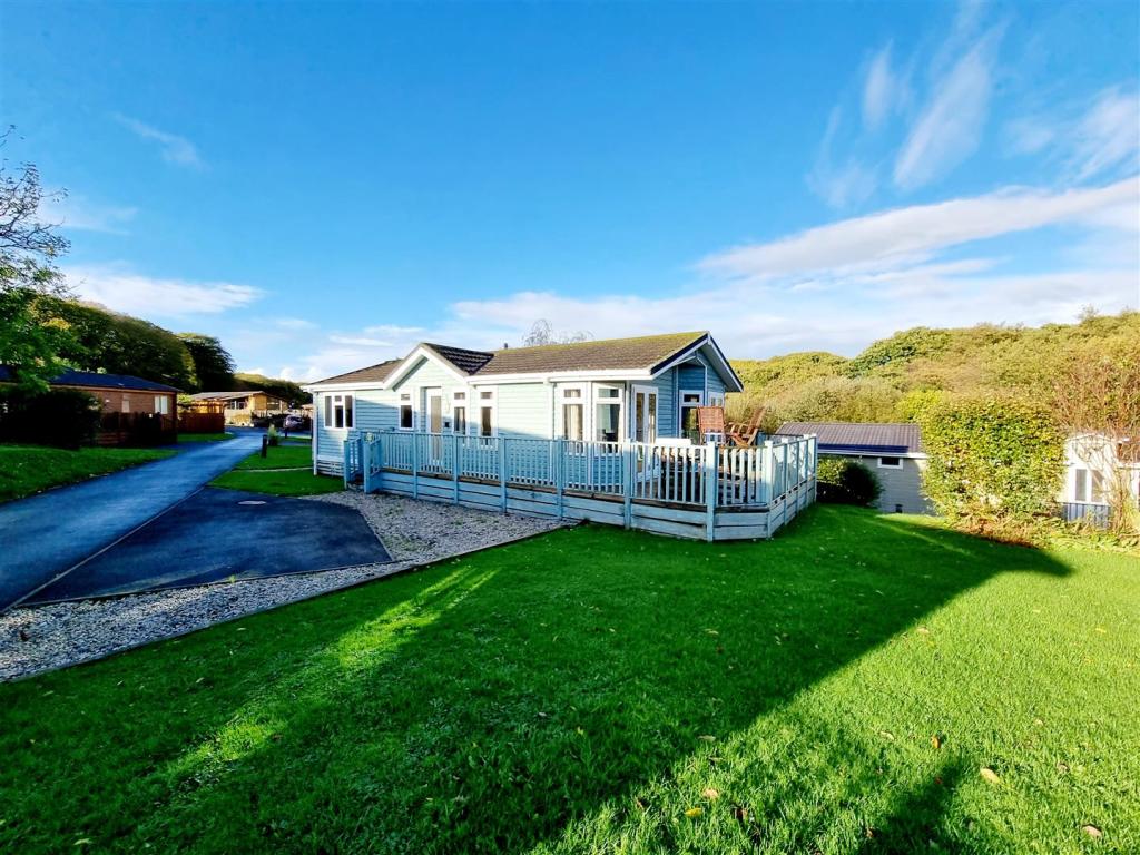 2 bedroom chalet for sale in Willow Bay Country Park, Whitstone, EX22