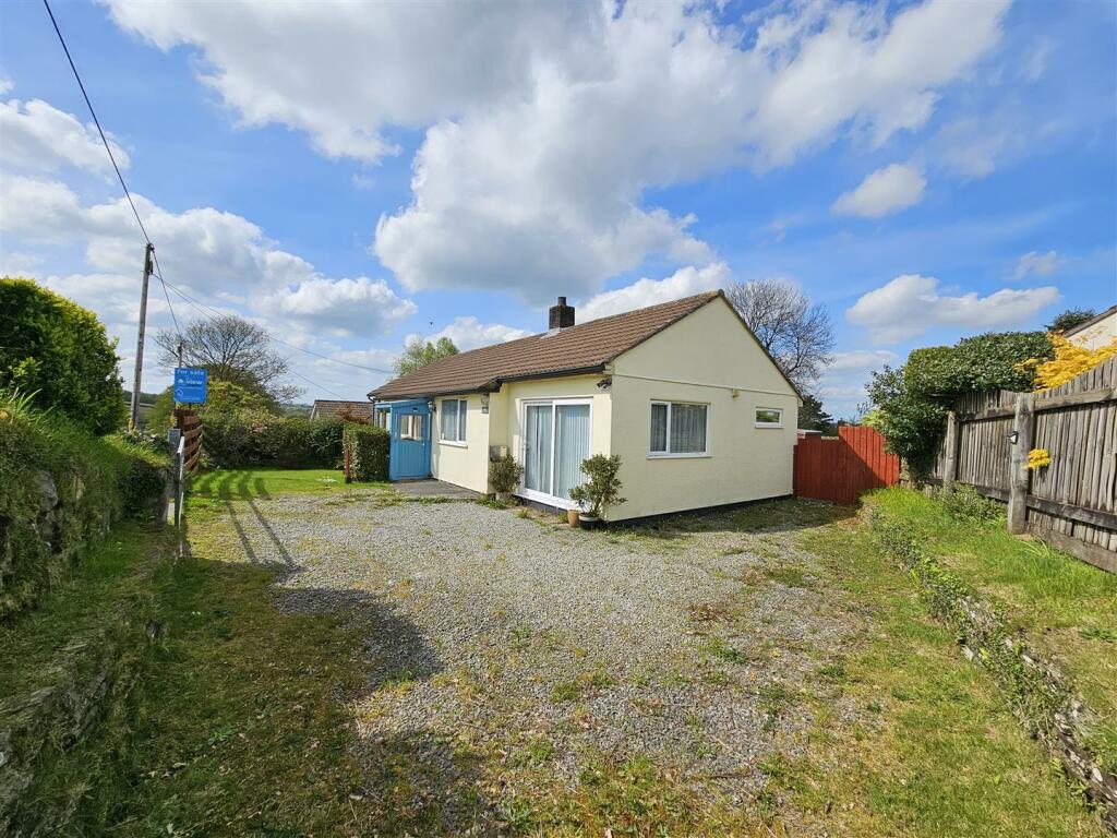 4 bedroom detached bungalow for sale in Downgate, Callington, PL17