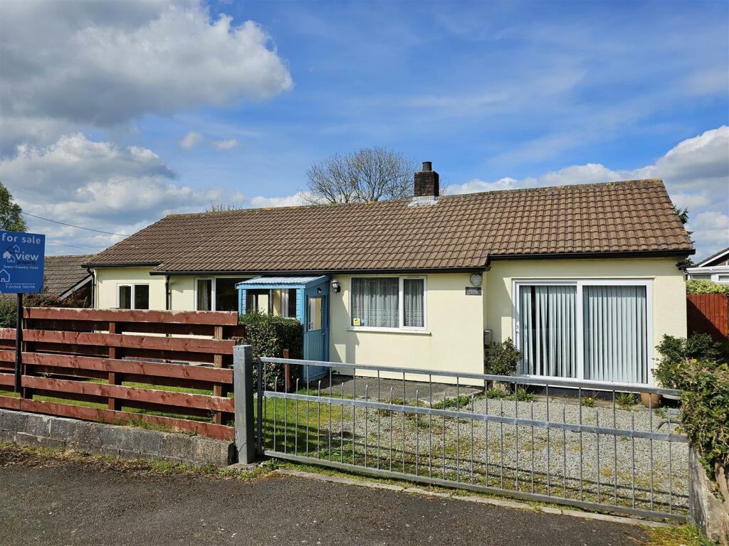4 bedroom house for sale in Downgate, Callington, PL17